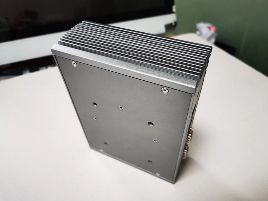 لأجهزة الكمبيوتر الصناعية الصغ - مراجعة Fanless Industrial Pc Rs485 Core I7 وسعره